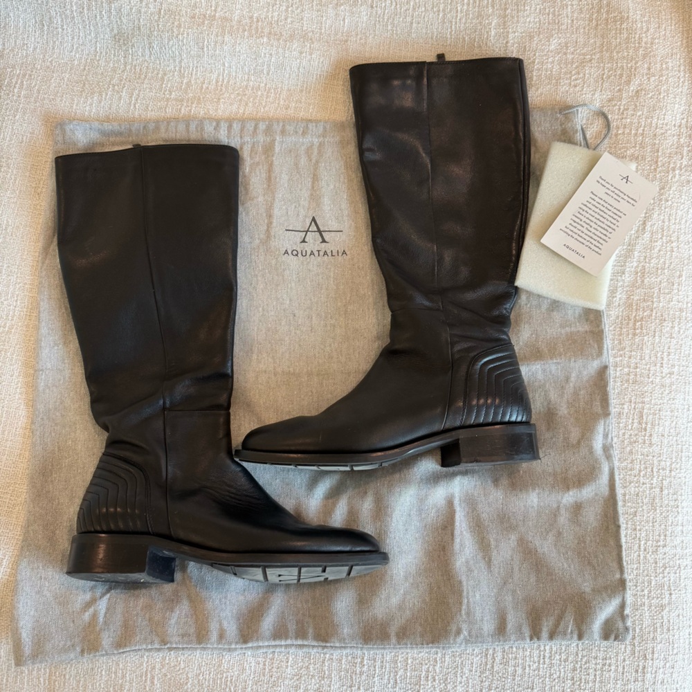 Aquatalia Elegant Black Leather Boots